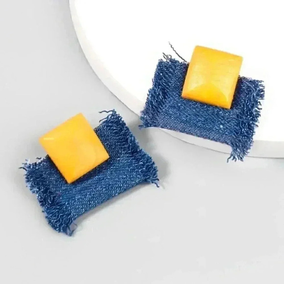 Square Wood Denim Earring - Picture 2 of 3